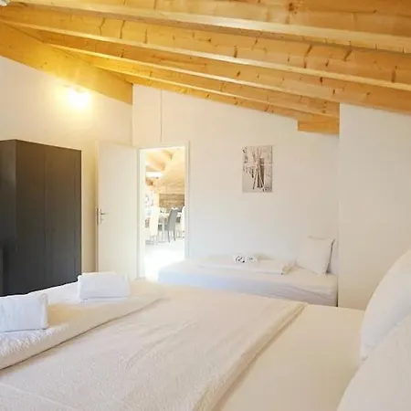 Jungfrau Penthouse - Aare Jungfrau Ag